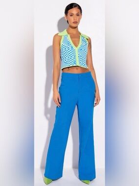 Akira cropped collard top